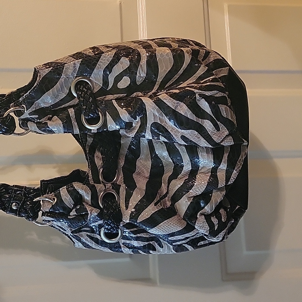 Purse - Picture 3 of 4